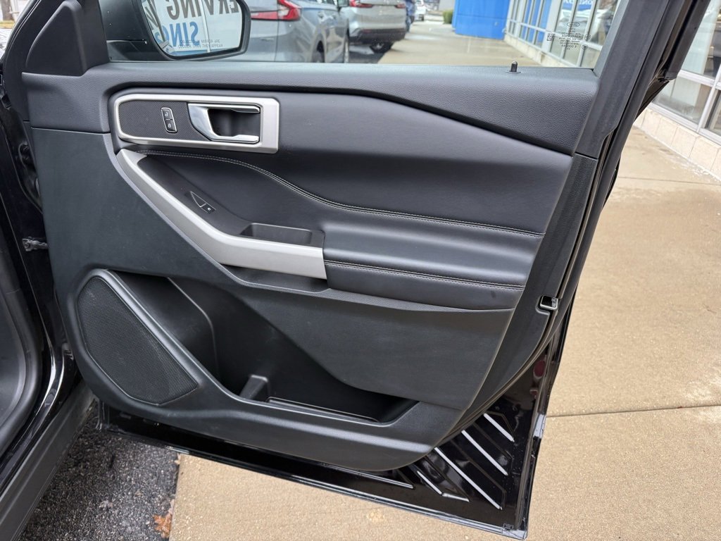 Used 2024 Ford Explorer XLT w/ Equipment Group 202A image 48