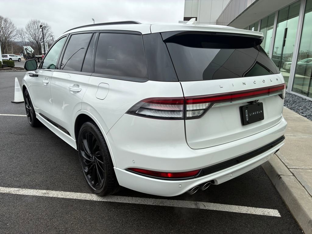 Used 2023 Lincoln Aviator Reserve w/ Equipment Group 201A image 3