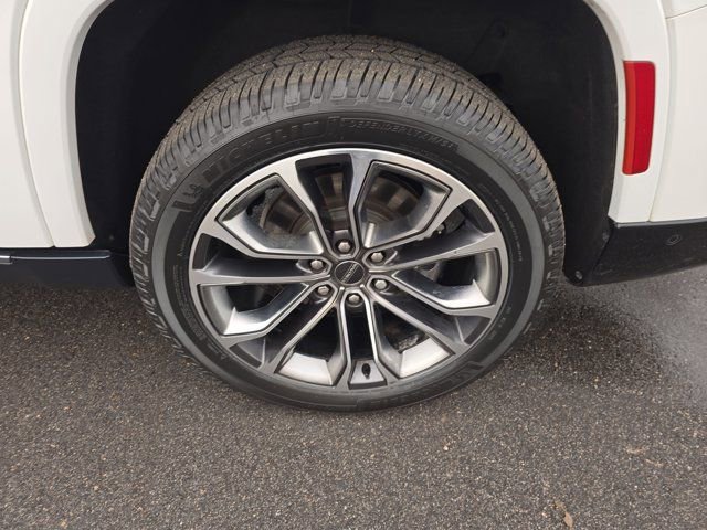 Used 2023 Jeep Grand Wagoneer L Series III image 32