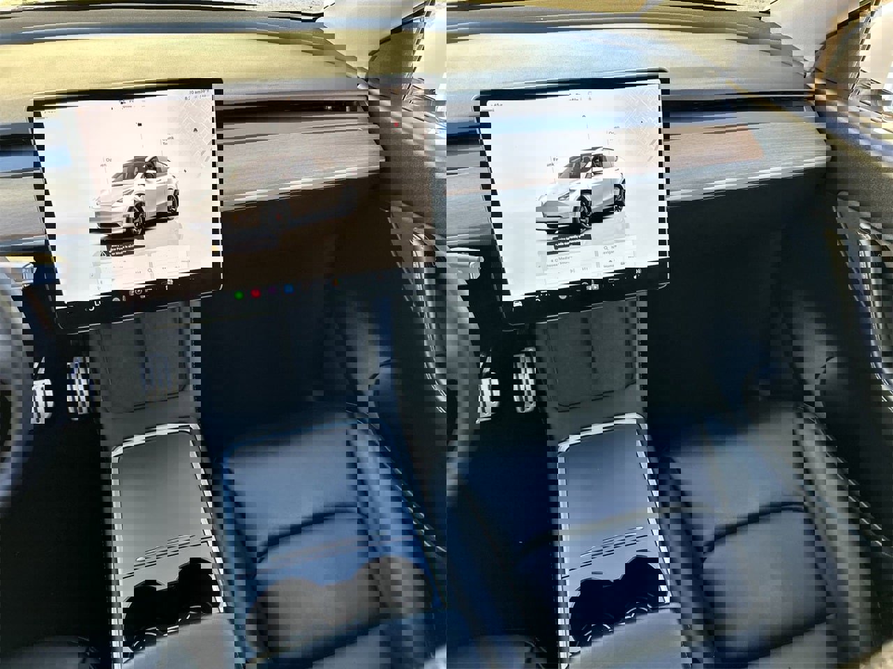 Used 2022 Tesla Model Y Performance image 12