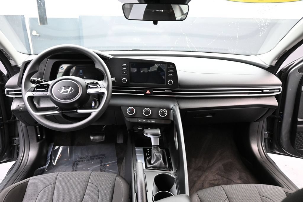 Certified 2026 Hyundai Elantra SE FWD image 10