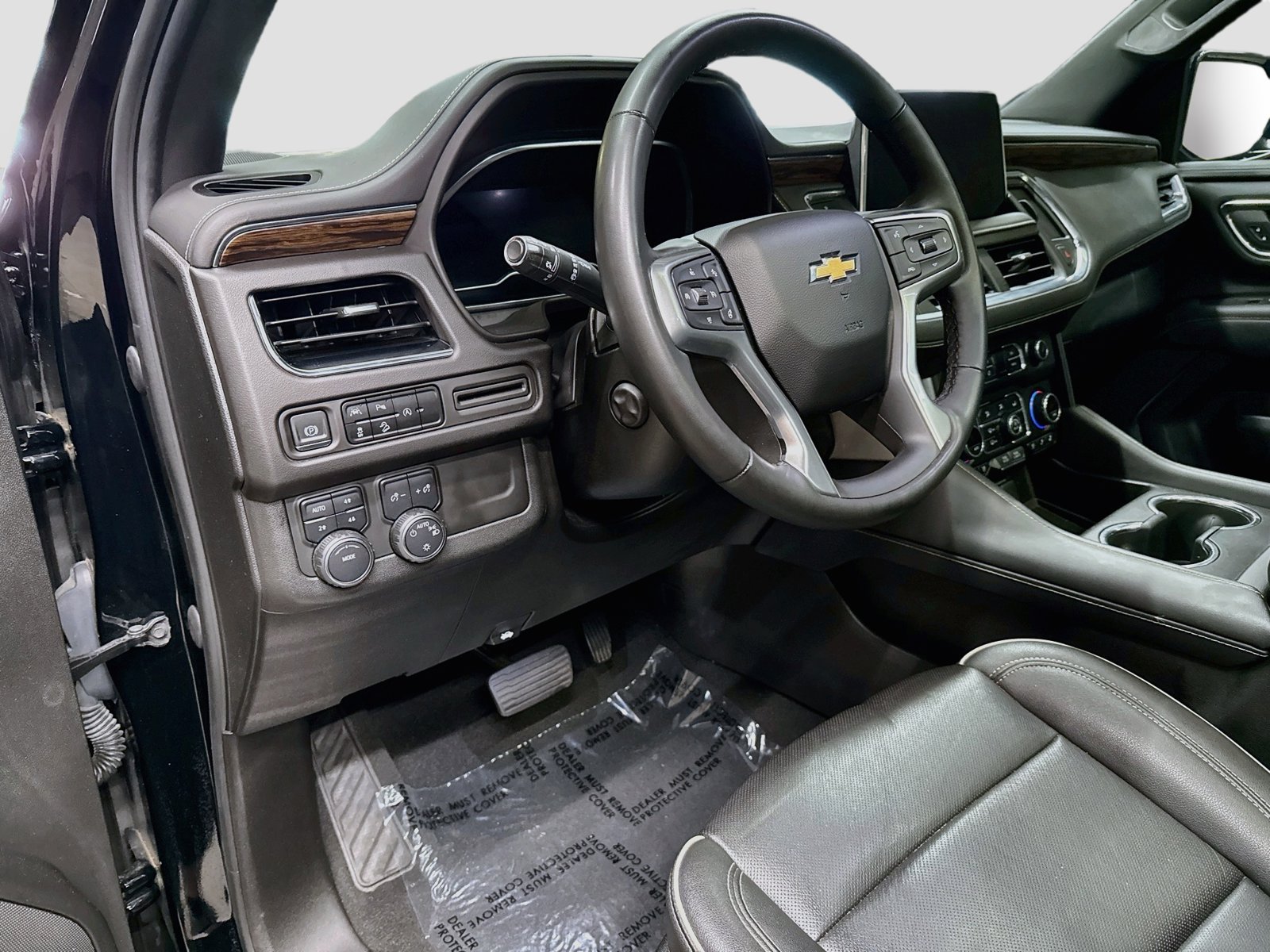Used 2023 Chevrolet Tahoe Premier AWD/4WD image 11