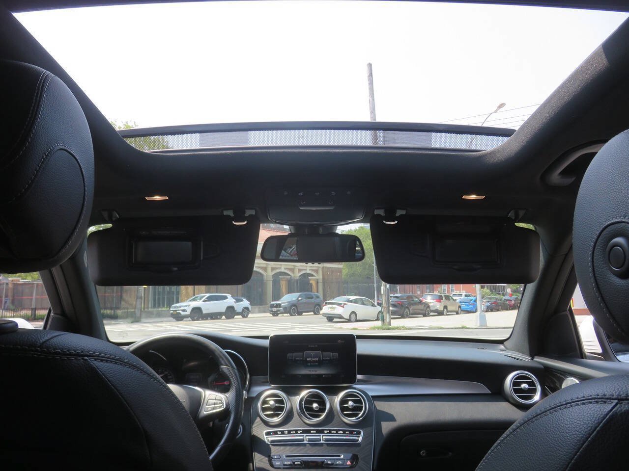 Used 2018 Mercedes-Benz GLC 300 4MATIC image 13