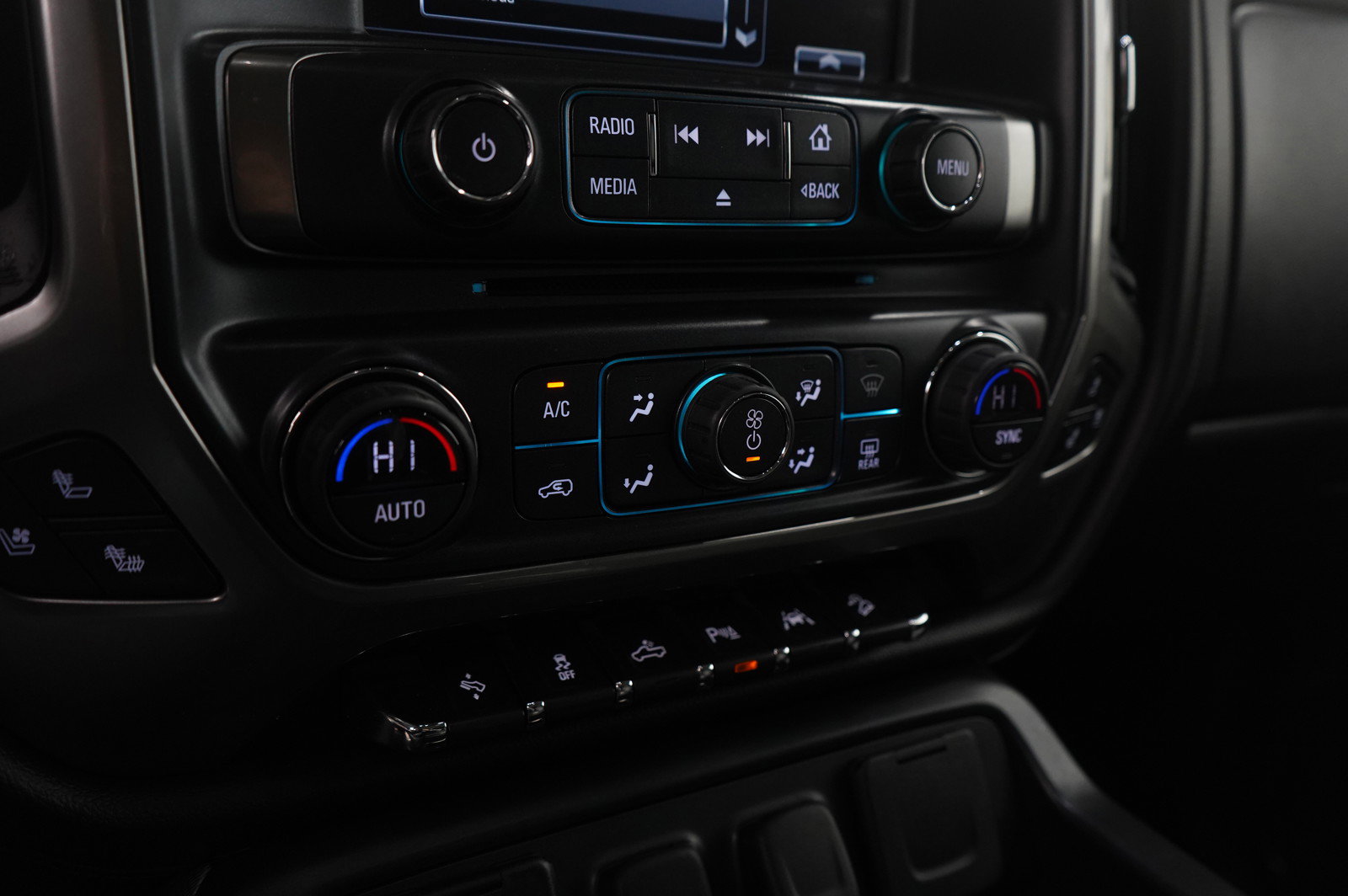 Used 2018 Chevrolet Silverado 1500 LTZ Z71 w/ LTZ Plus Package image 20