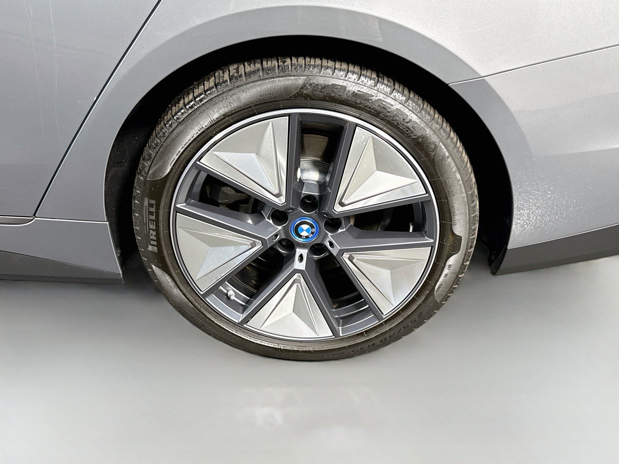 Used 2023 BMW i4 eDrive40 w/ Premium Package RWD image 37