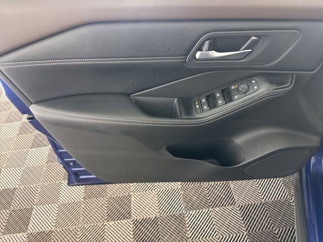 Used 2023 Nissan Rogue SV w/ SV Premium B Package image 23