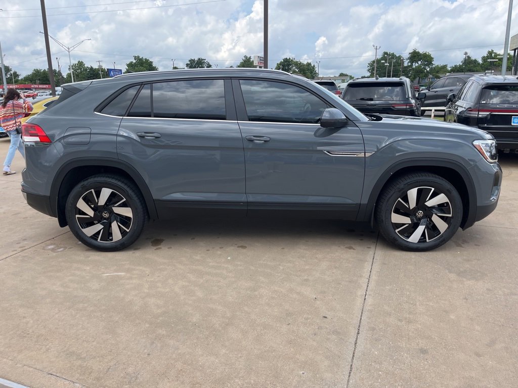 New 2025 Volkswagen Atlas Cross Sport SE image 4