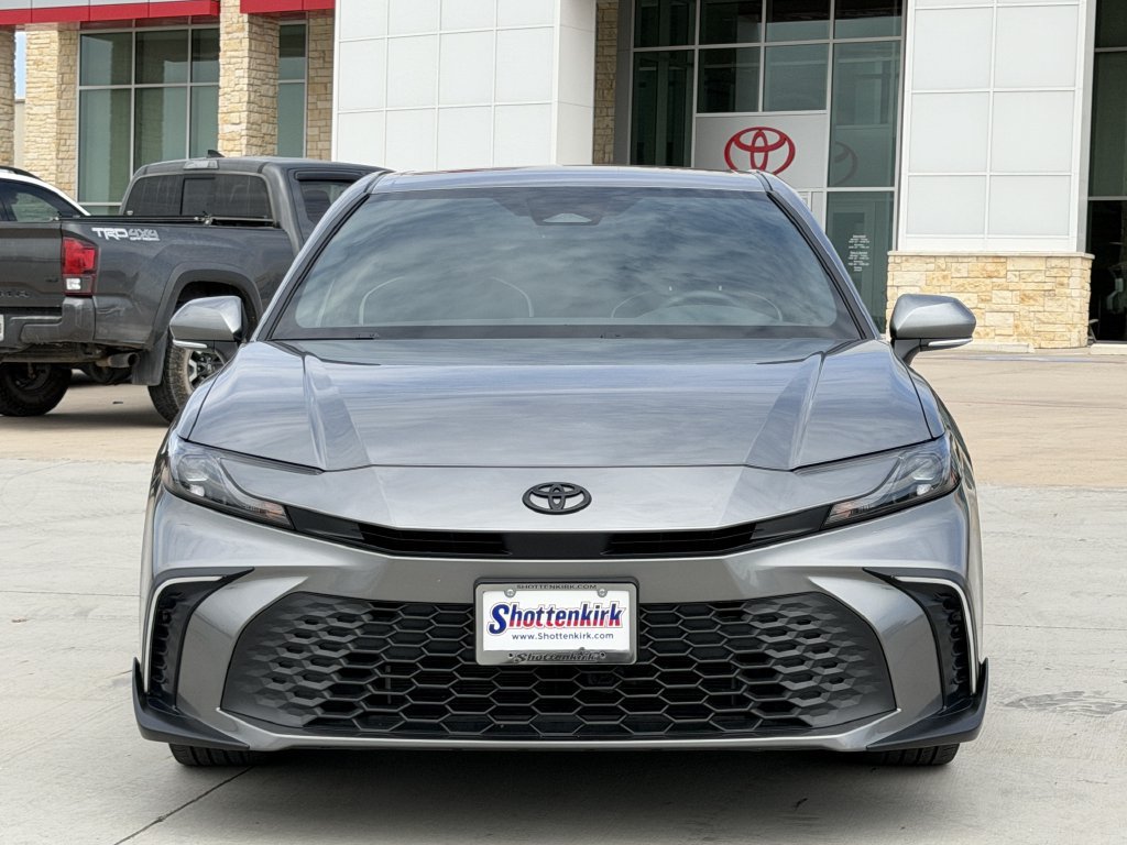 Used 2025 Toyota Camry SE w/ Convenience Package FWD image 7