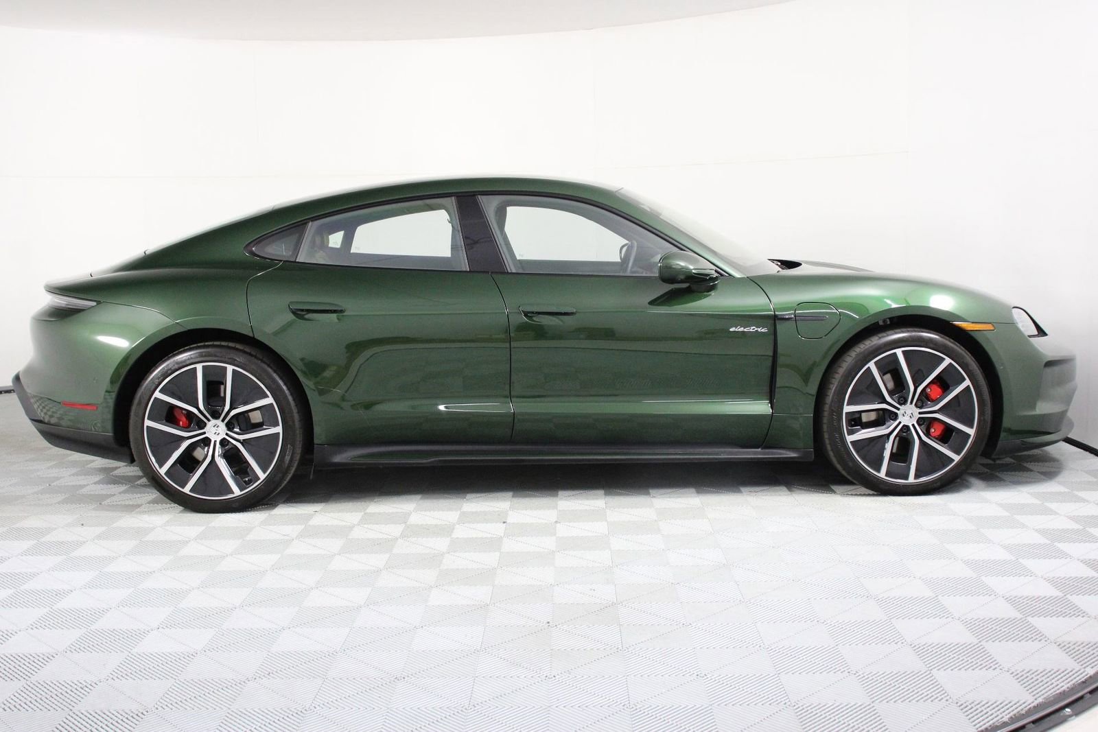 Certified 2026 Porsche Taycan 4S image 8