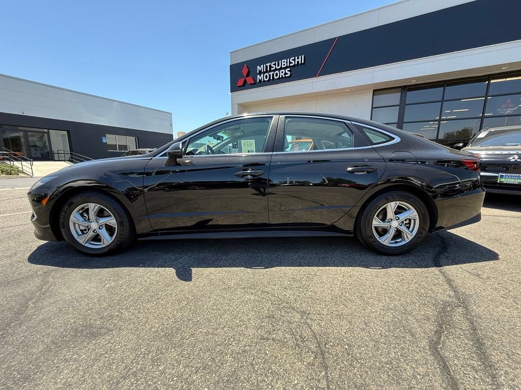 Used 2023 Hyundai Sonata SE w/ Cargo Package FWD image 11