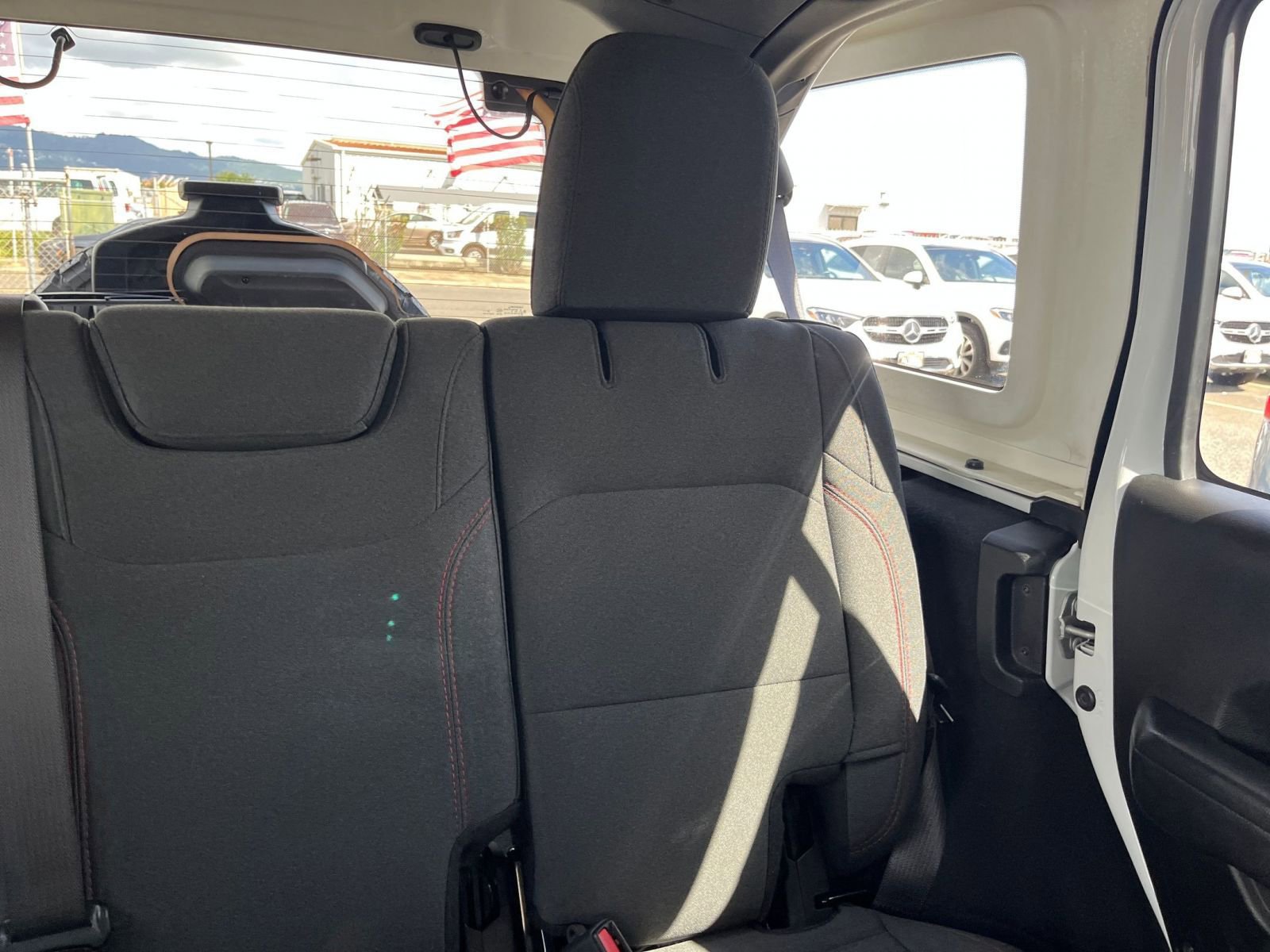 Used 2025 Jeep Wrangler Rubicon image 37