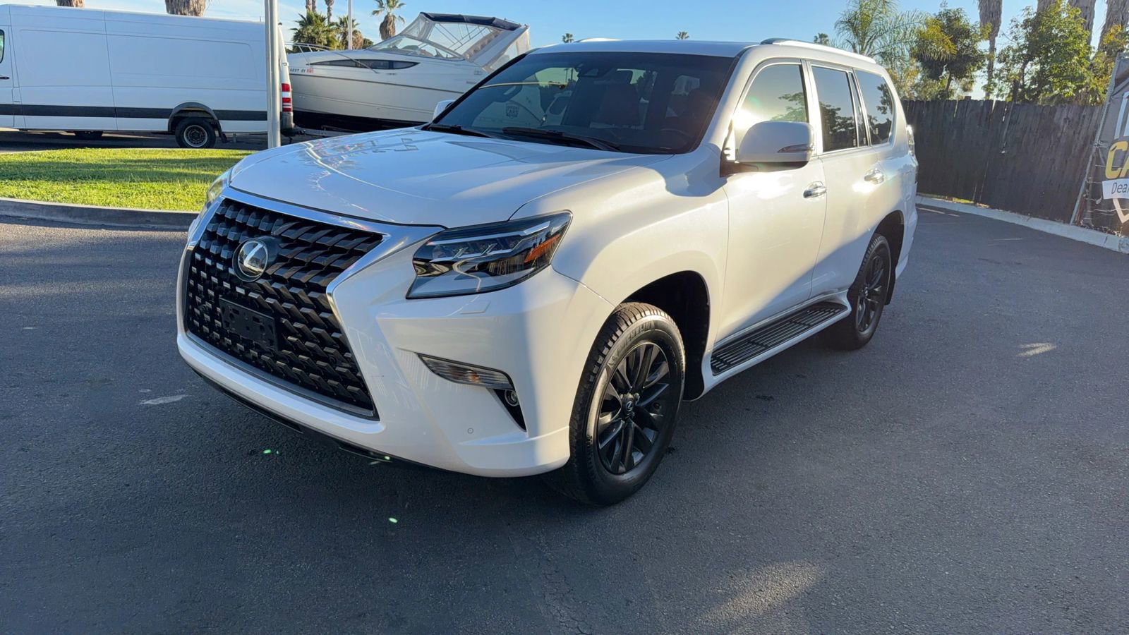 Used 2020 Lexus GX 460 Premium w/ Premium Package AWD/4WD image 3
