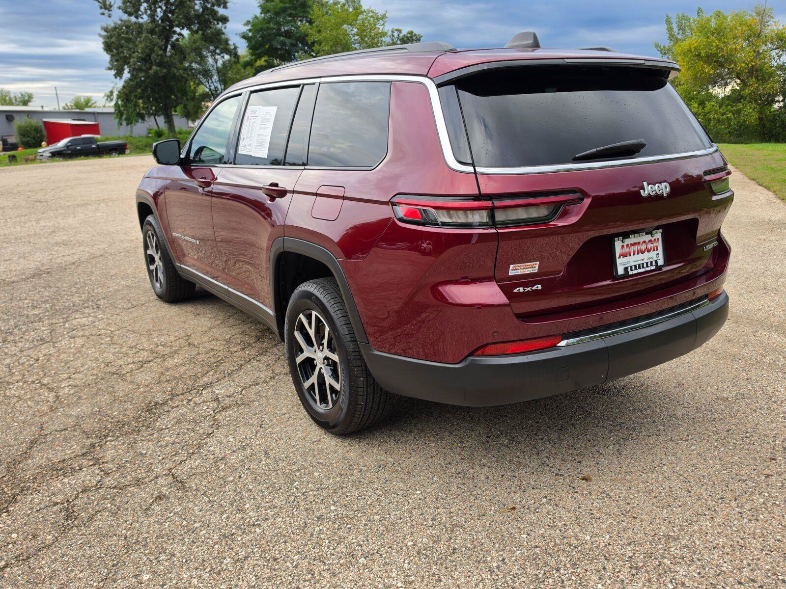 Used 2025 Jeep Grand Cherokee L Limited AWD/4WD image 18