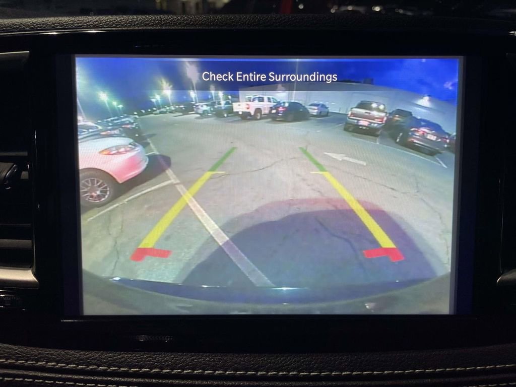 Used 2023 Chrysler Pacifica Touring-L image 40