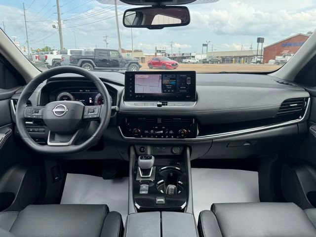 Used 2025 Nissan Rogue SL w/ Tech Package FWD image 8
