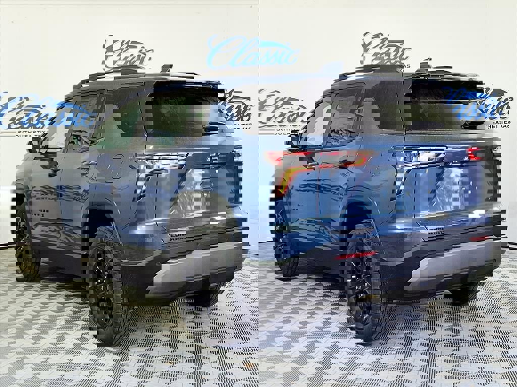 New 2026 Chevrolet Equinox LT w/ Convenience Package II image 3