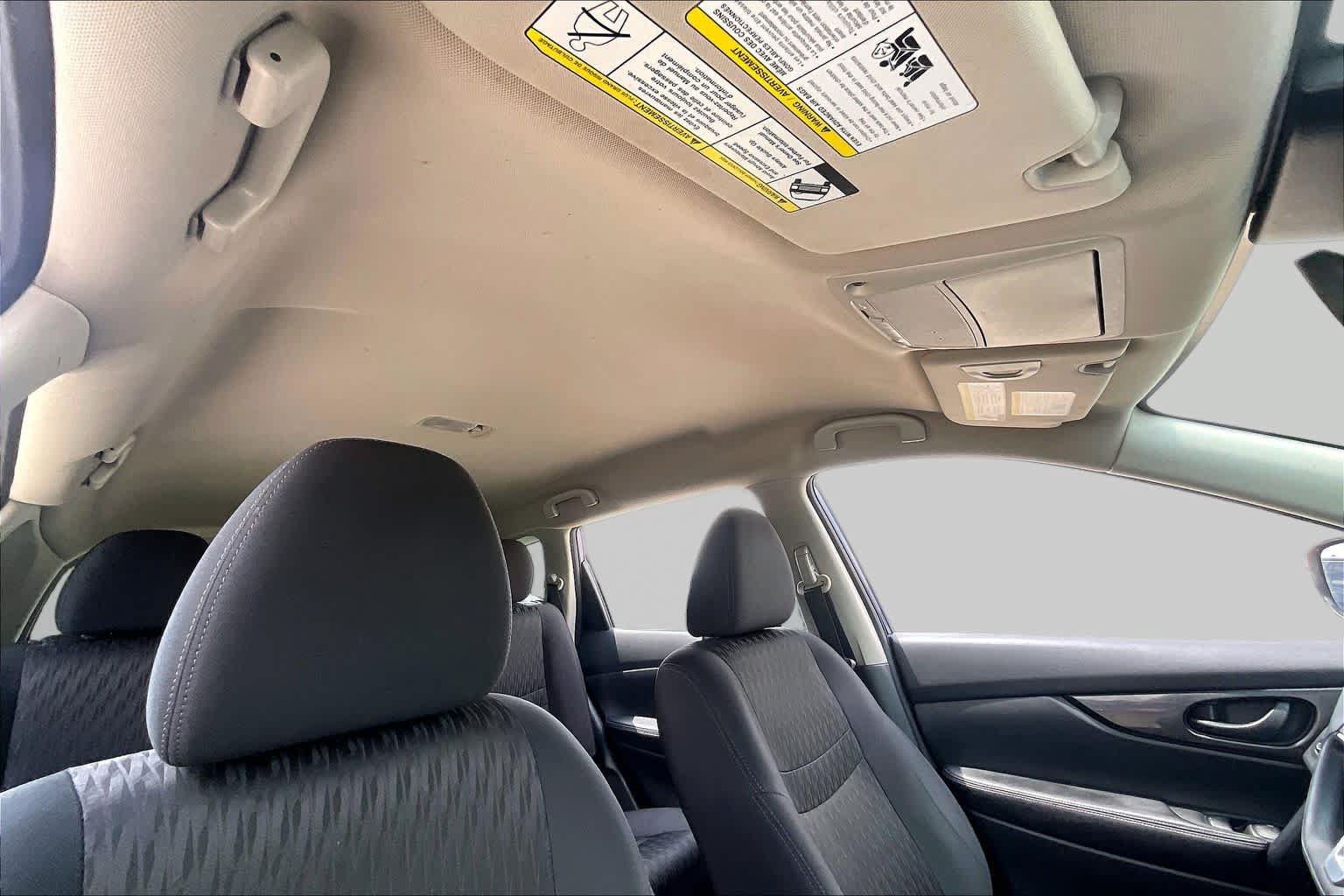 Used 2019 Nissan Rogue S FWD image 12