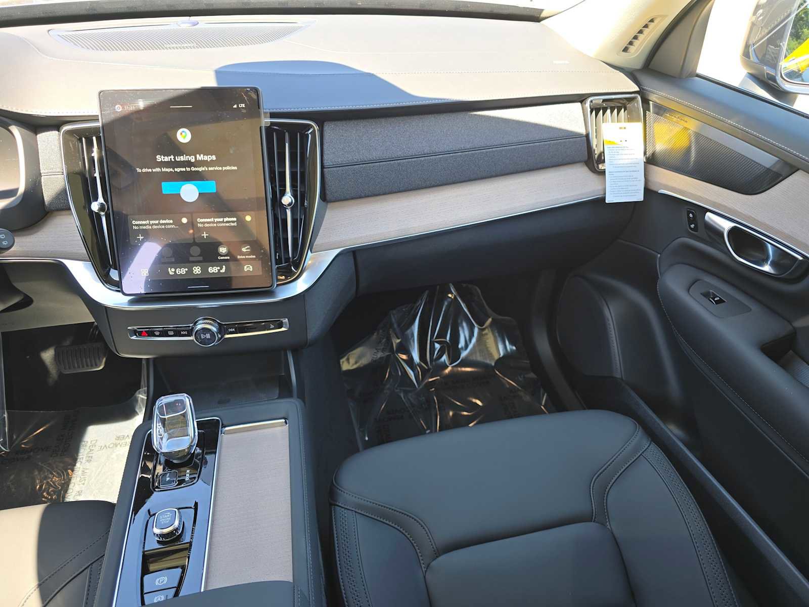 New 2026 Volvo XC90 T8 Plus w/ Protection Package Premier AWD/4WD image 19