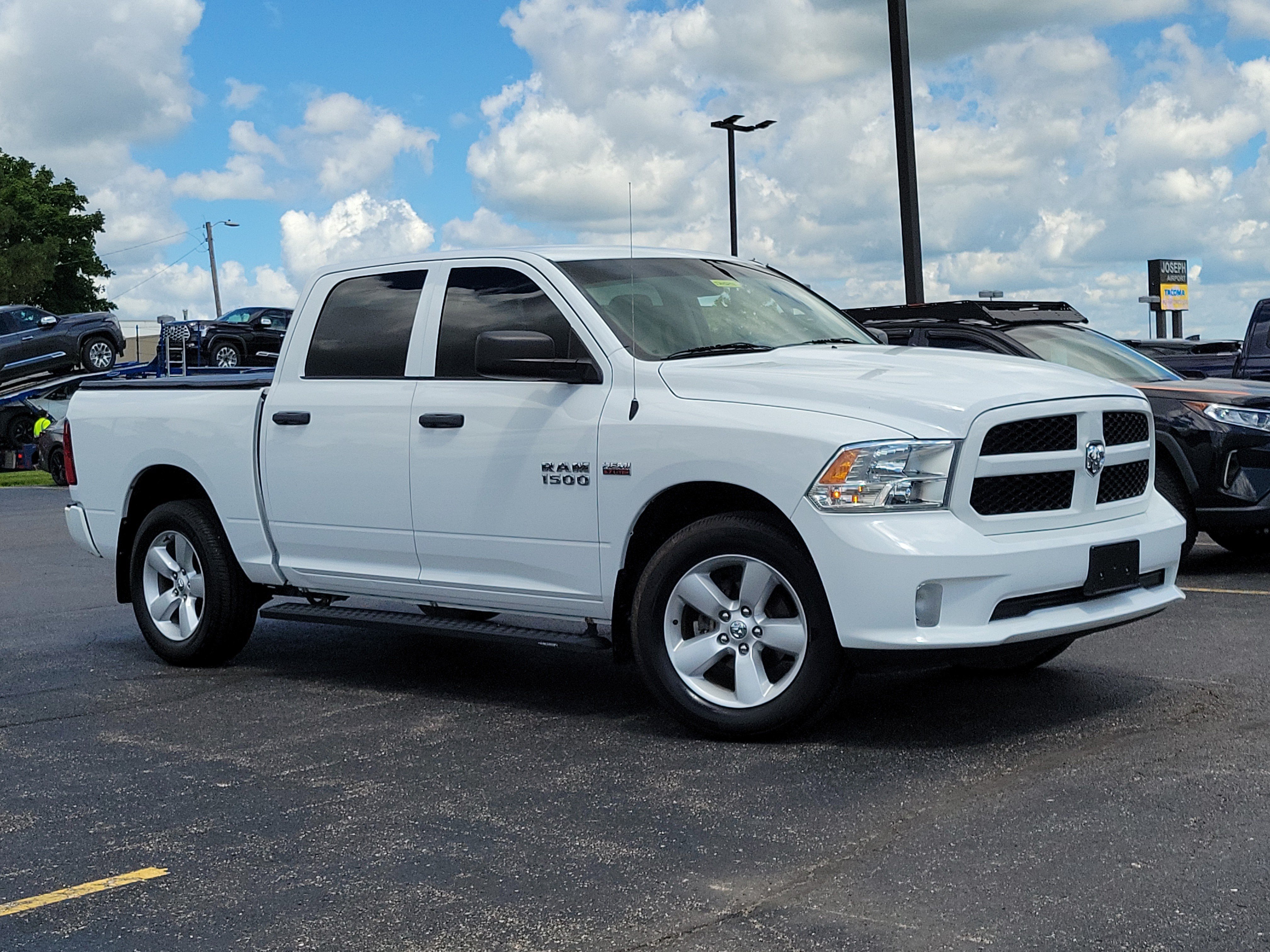 Used 2016 RAM 1500 Express w/ Popular Equipment Group AWD/4WD image 1