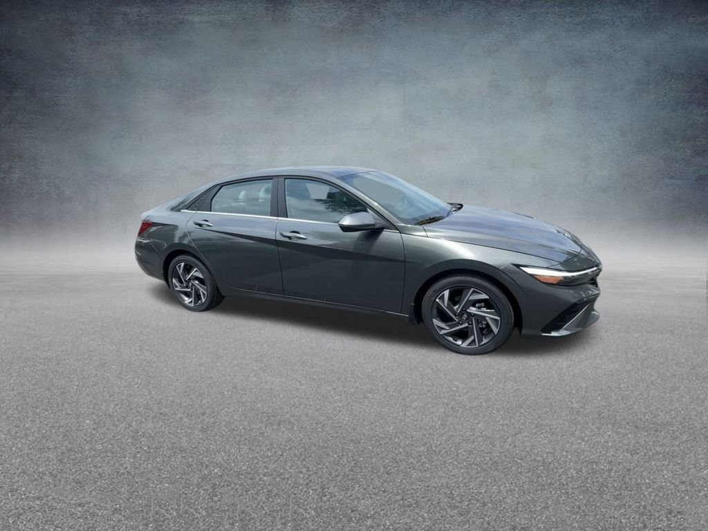 New 2025 Hyundai Elantra Limited image 26