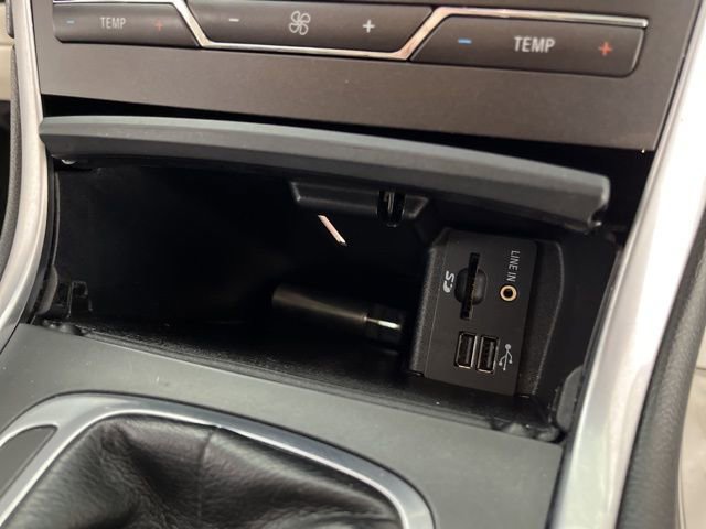 Used 2015 Ford Edge Titanium image 28