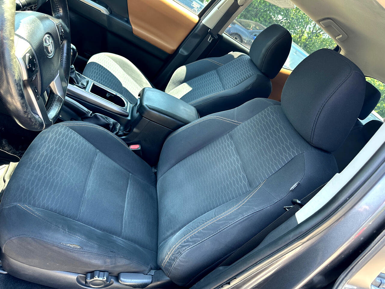 Used 2017 Toyota Tacoma SR5 image 22