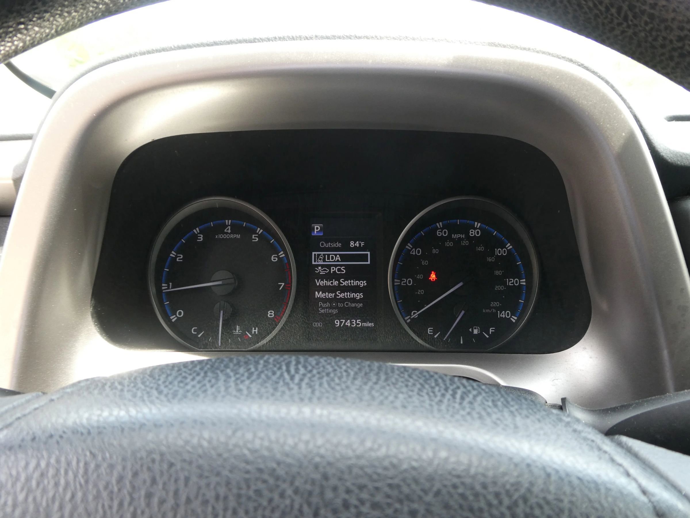 Used 2018 Toyota RAV4 LE AWD/4WD image 17