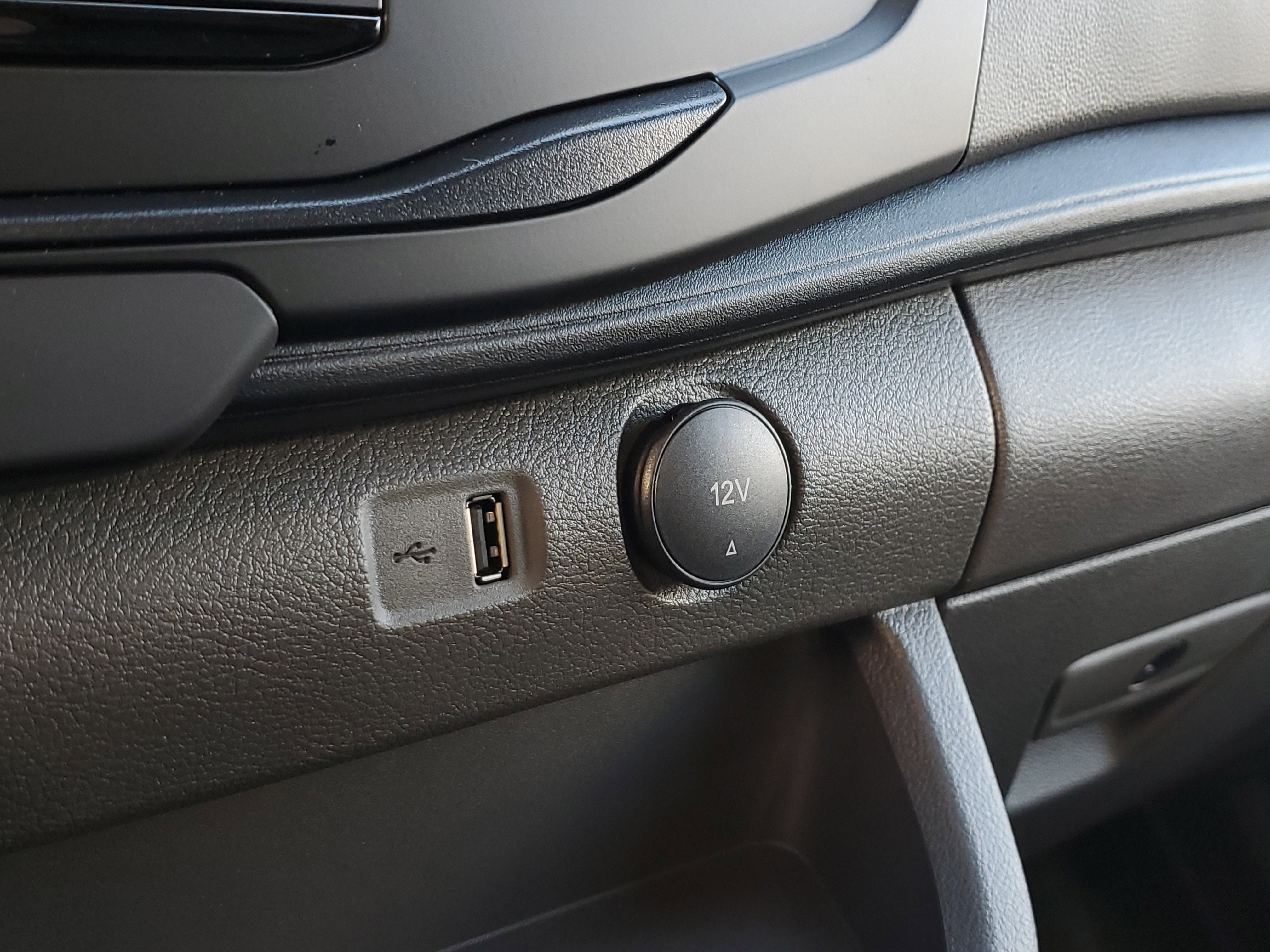 New 2025 Ford Transit 250 148 Medium Roof w/ Load Area Protection Package image 25