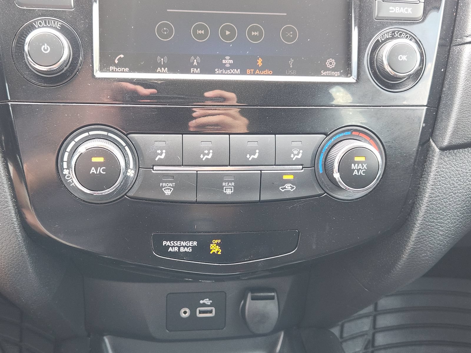 Used 2019 Nissan Rogue S FWD image 23