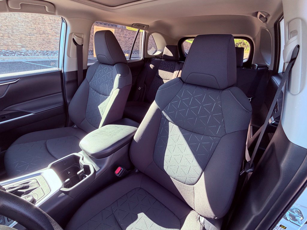 Used 2025 Toyota RAV4 XLE w/ Convenience Package AWD/4WD image 10