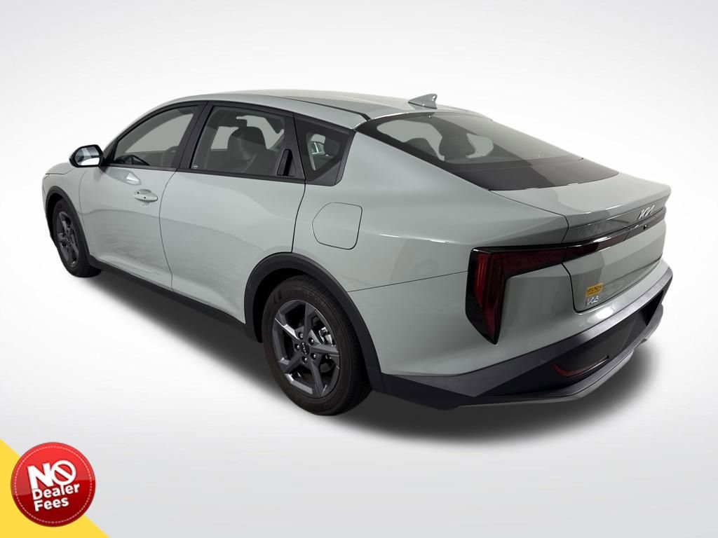 Used 2025 Kia K4 LXS image 6