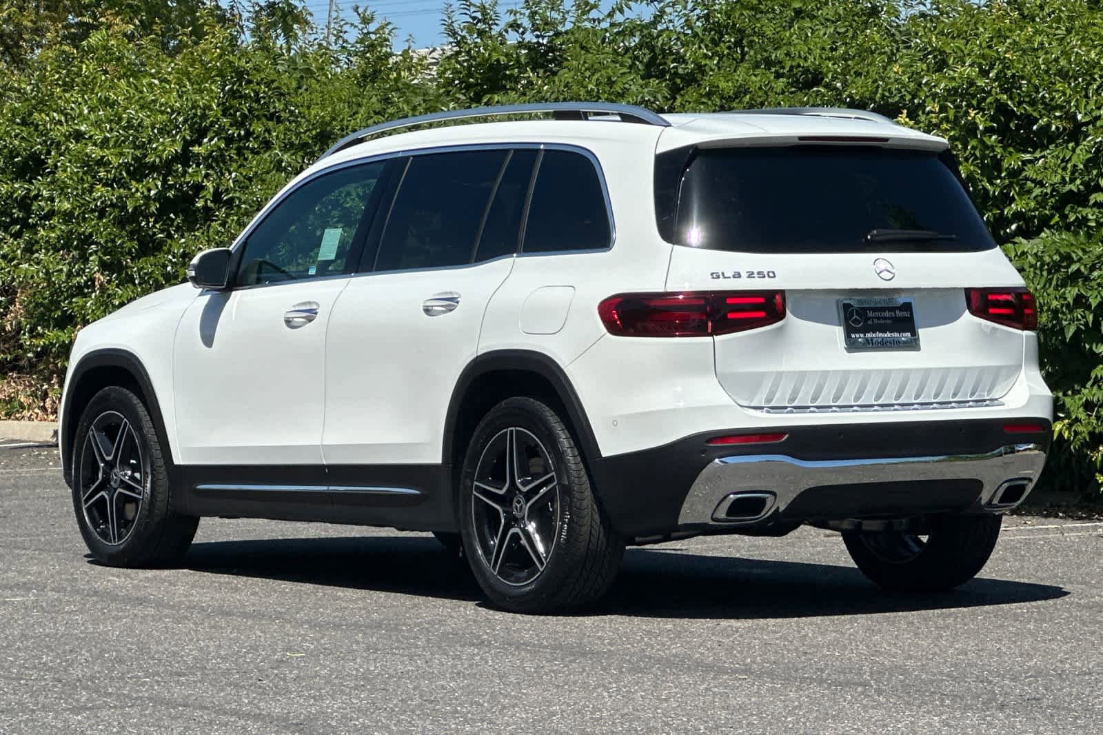 New 2026 Mercedes-Benz GLB 250 image 5