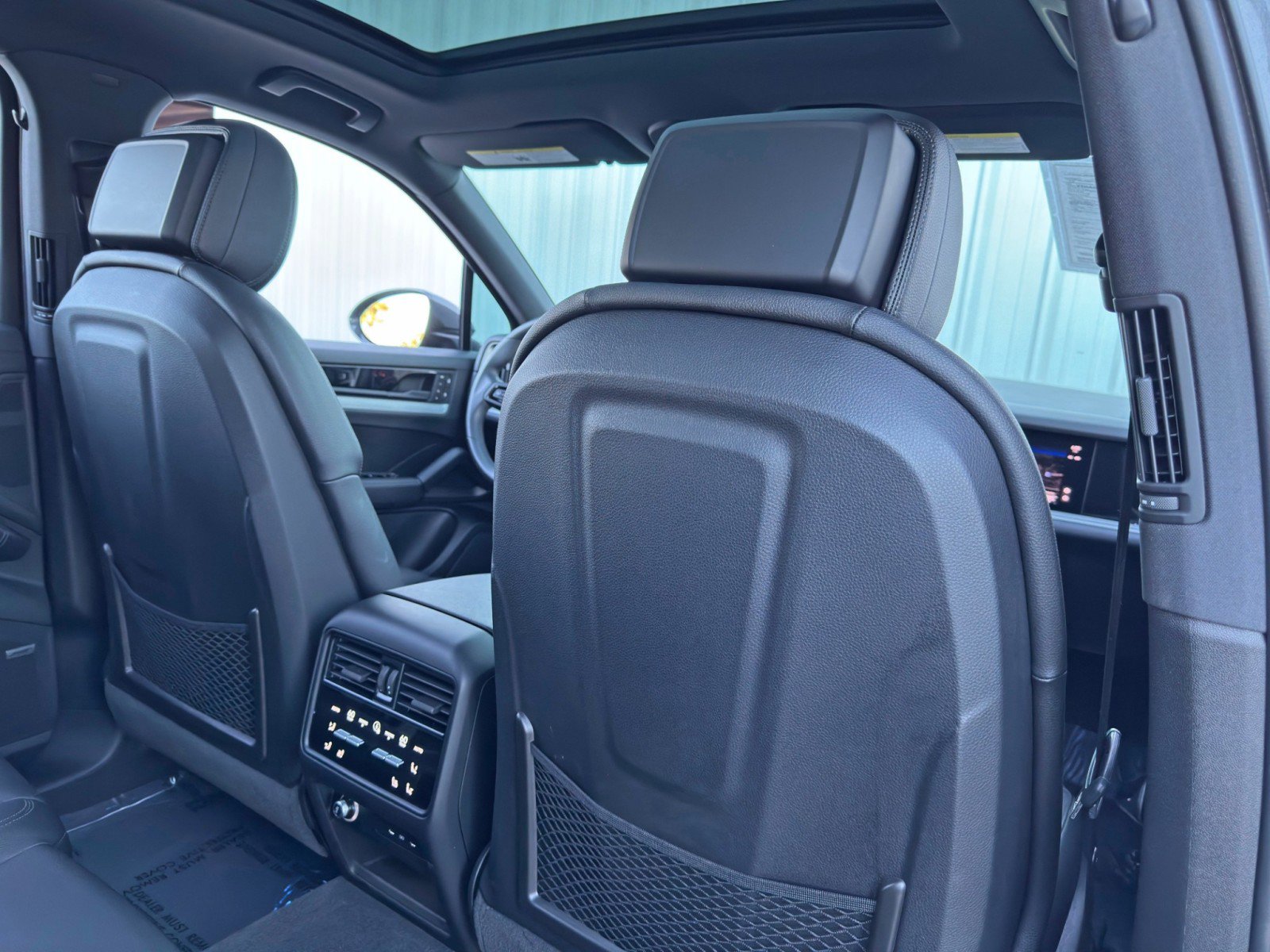 Used 2024 Porsche Cayenne S image 44