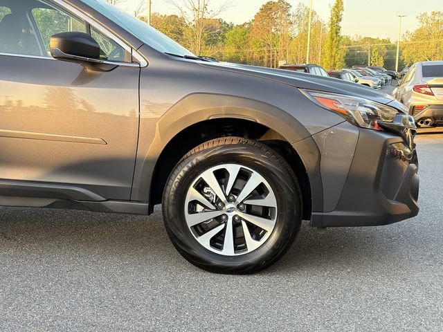 Used 2025 Subaru Outback AWD/4WD image 9