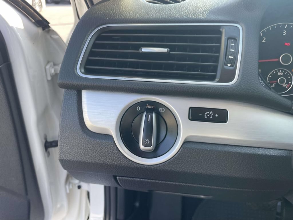 Used 2013 Volkswagen Passat TDI SE FWD image 22