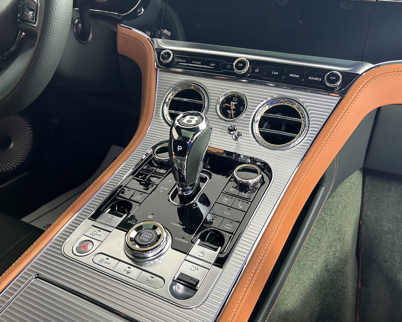 Used 2024 Bentley Continental GT V8 image 28