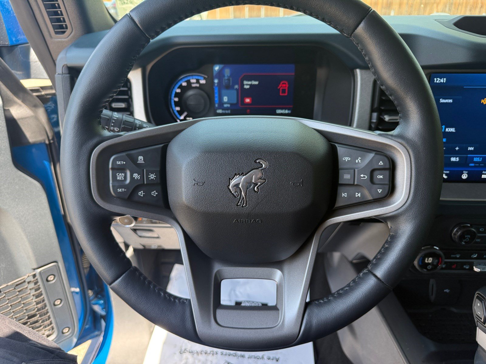 Used 2024 Ford Bronco Outer Banks AWD/4WD image 9