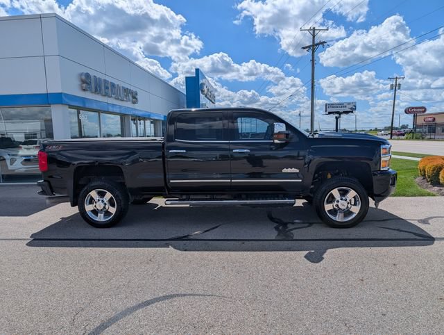 Used 2018 Chevrolet Silverado 2500 High Country w/ Duramax Plus Package AWD/4WD image 2