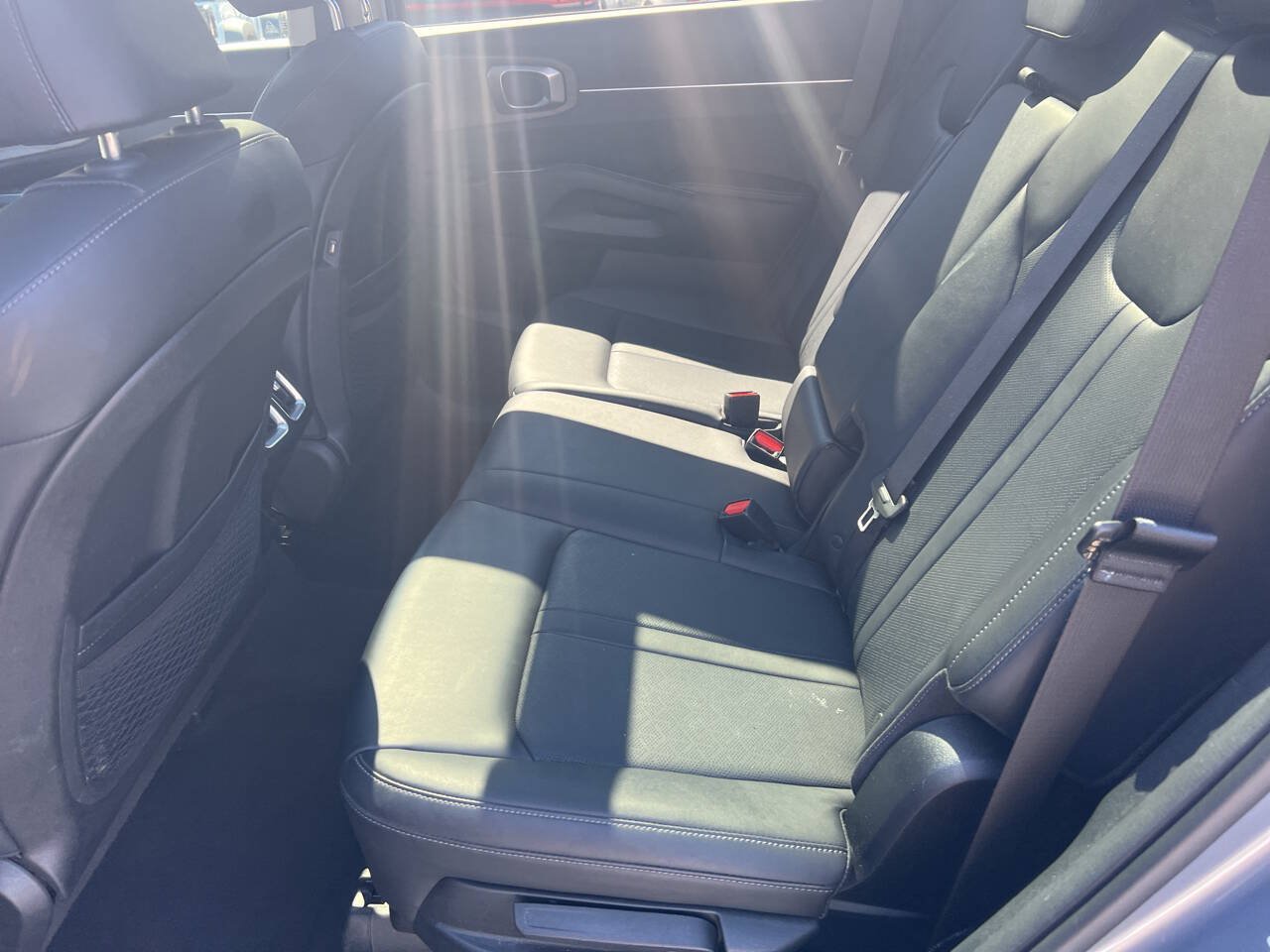 Used 2023 Kia Sorento S w/ Panoramic Sunroof Package AWD/4WD image 24