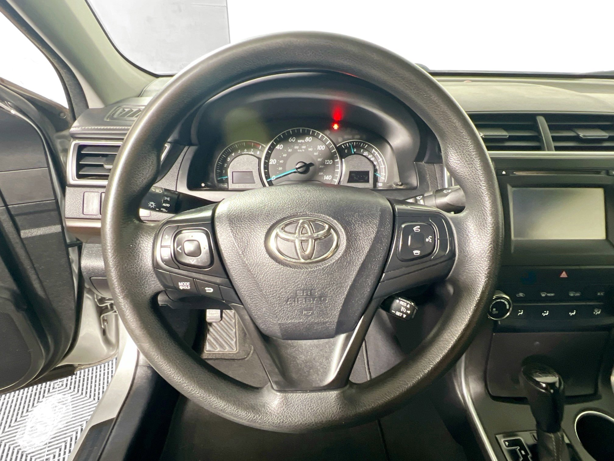 Used 2015 Toyota Camry LE FWD image 17