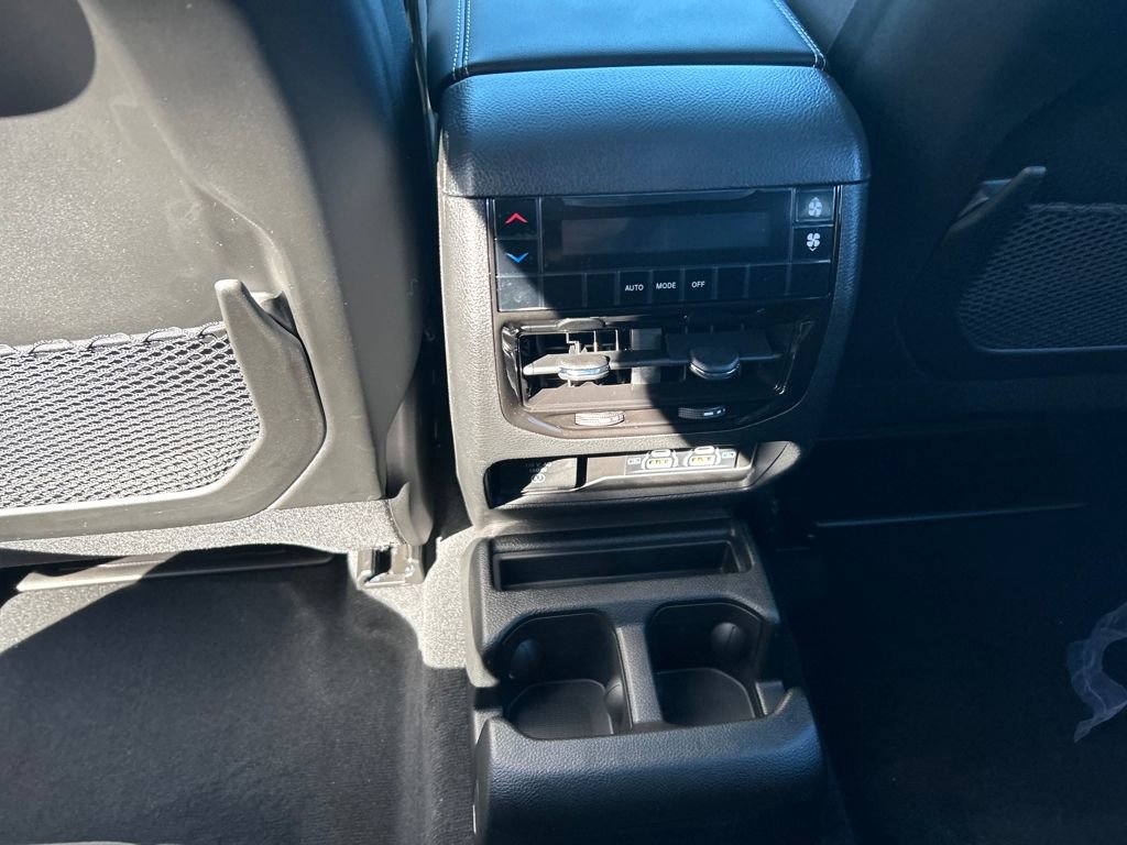 New 2025 Jeep Grand Cherokee L Altitude image 25