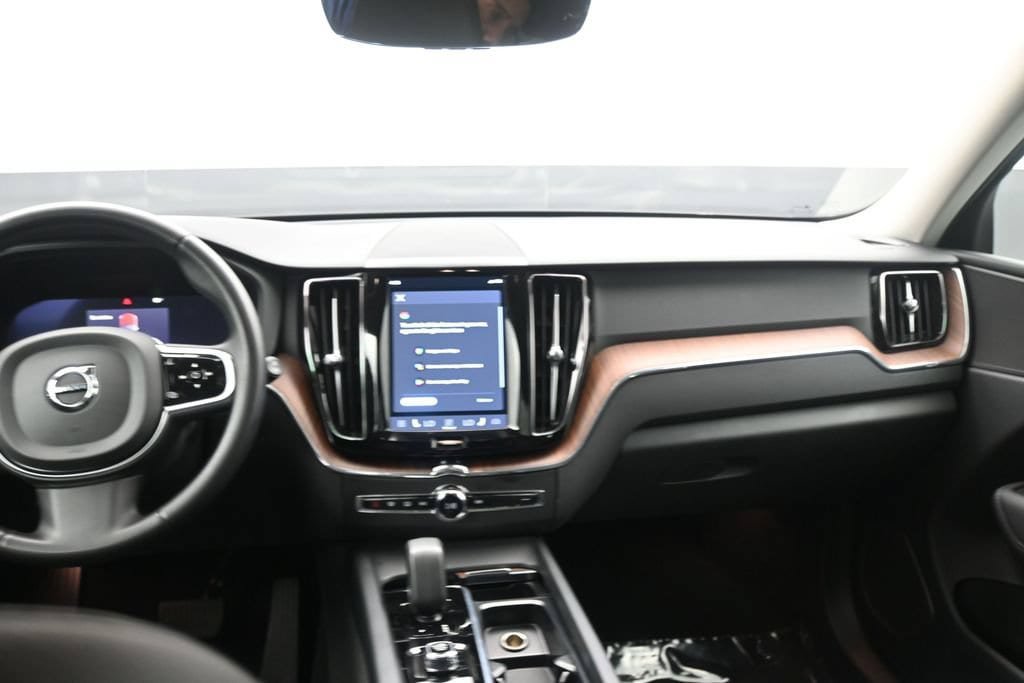 Used 2024 Volvo XC60 B5 Plus w/ Protection Package Premier AWD/4WD image 13