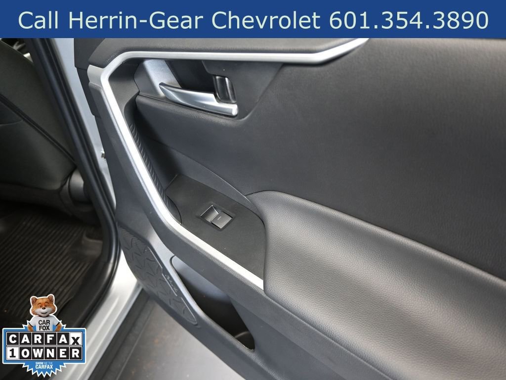 Used 2023 Toyota RAV4 XLE w/ Convenience Package FWD image 21