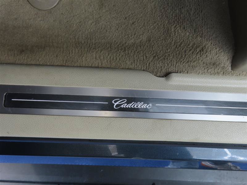 Used 2020 Cadillac Escalade Premium Luxury RWD image 19