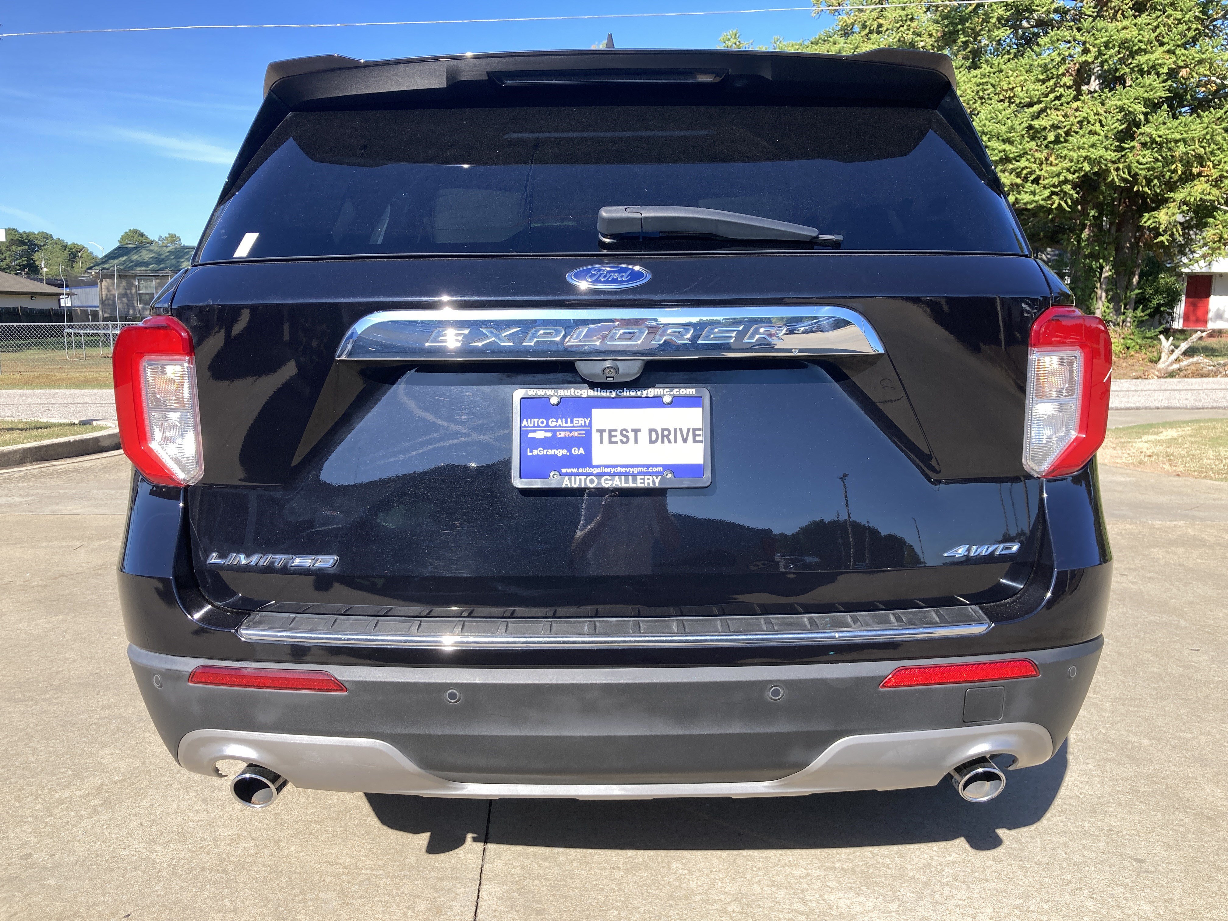 Used 2021 Ford Explorer Limited w/ Equipment Group 301A AWD/4WD image 7
