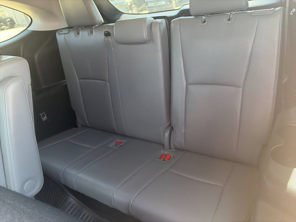 Used 2025 Toyota Highlander Platinum AWD/4WD image 18
