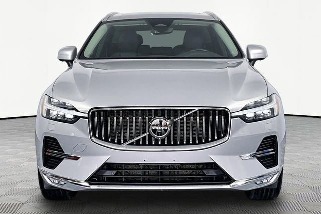 Used 2023 Volvo XC60 B5 Plus AWD/4WD image 3