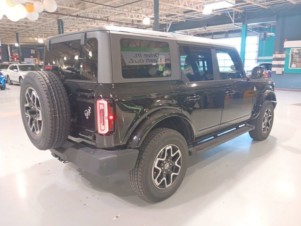 Used 2024 Ford Bronco Outer Banks image 6