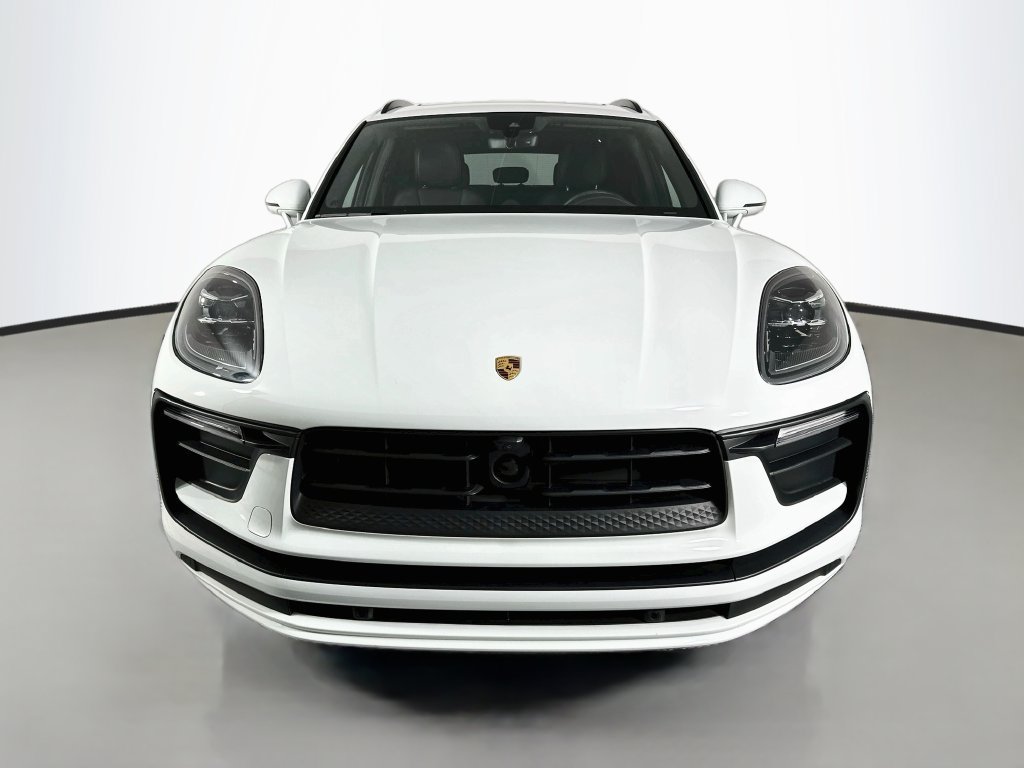 Certified 2024 Porsche Macan AWD/4WD image 6