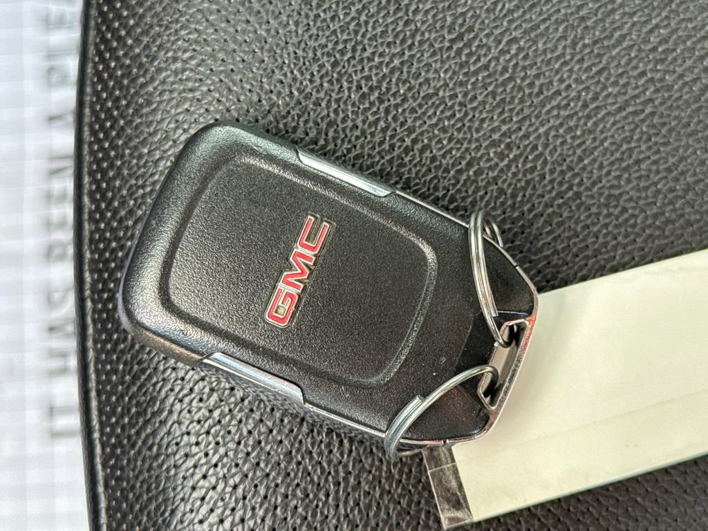 Used 2020 GMC Terrain SLT w/ Preferred Package AWD/4WD image 29